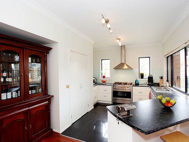 16 Martin Place, Glen Waverley VIC 3150