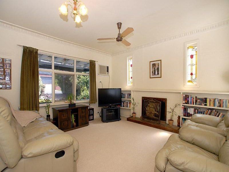 14 Blair Road, Glen Waverley VIC 3150