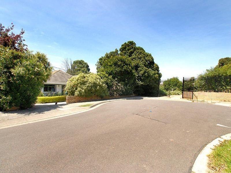 14 Blair Road, Glen Waverley VIC 3150