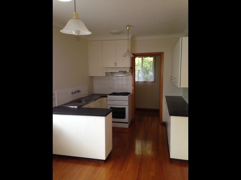 2/2 Munro Avenue, Mount Waverley VIC 3149