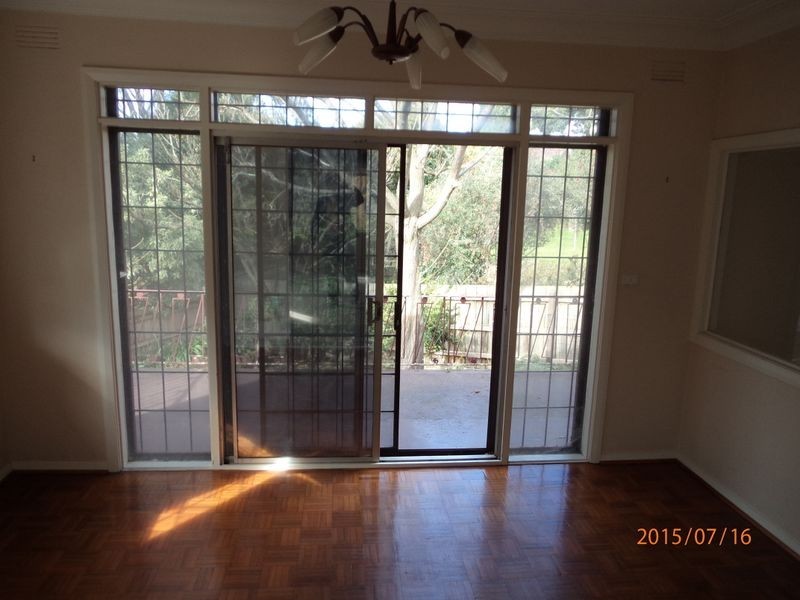 8 Springvale Road, Glen Waverley VIC 3150