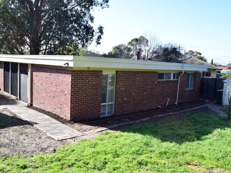 2 Coral Court, Glen Waverley VIC 3150