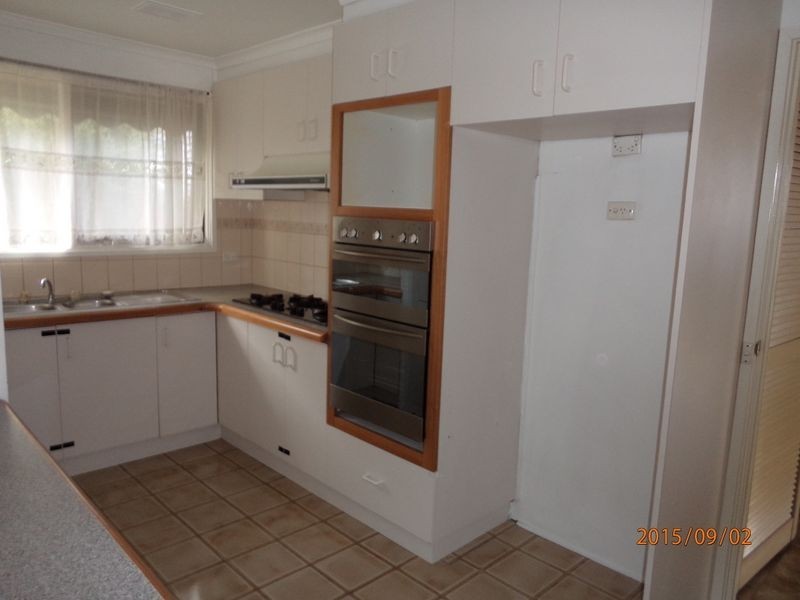 25 Chivalry Avenue, Glen Waverley VIC 3150