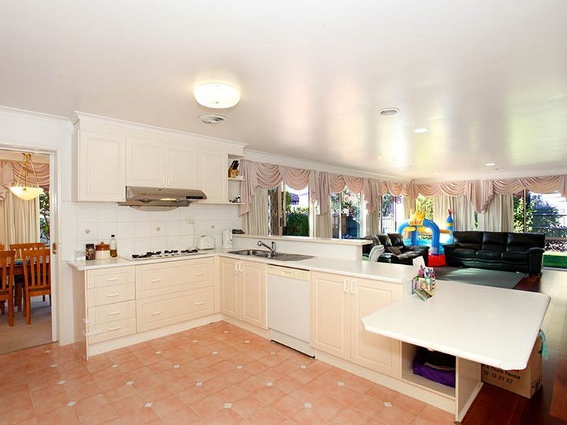 6 Lemair Avenue, Glen Waverley VIC 3150