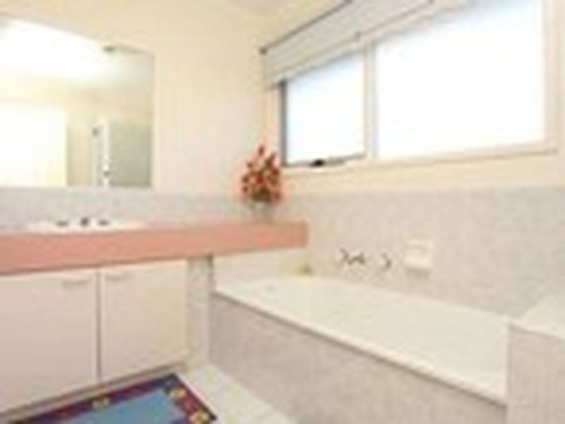 2/33 Mount Street, Glen Waverley VIC 3150