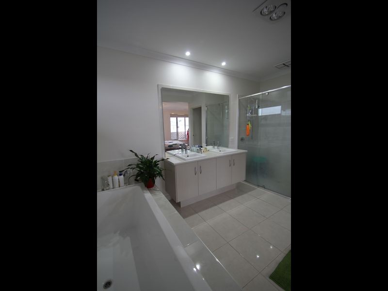 58 Elmswood Boulevard, Keysborough VIC 3173