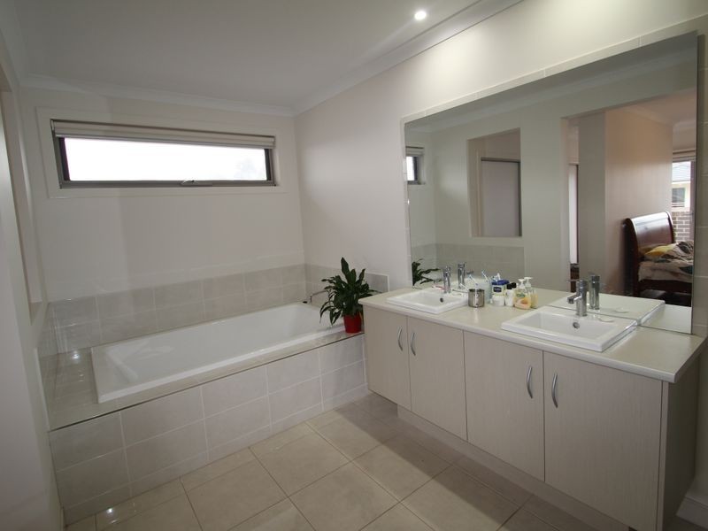 58 Elmswood Boulevard, Keysborough VIC 3173