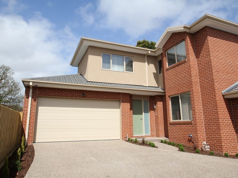 2/40 The Outlook, Glen Waverley VIC 3150