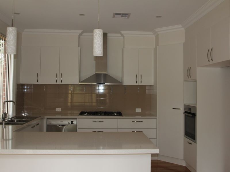 2/40 The Outlook, Glen Waverley VIC 3150