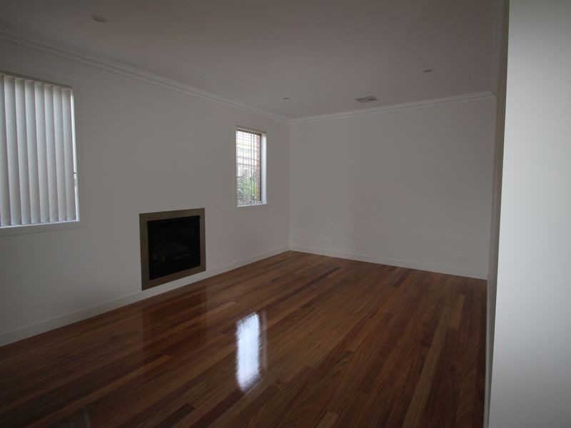 2/40 The Outlook, Glen Waverley VIC 3150