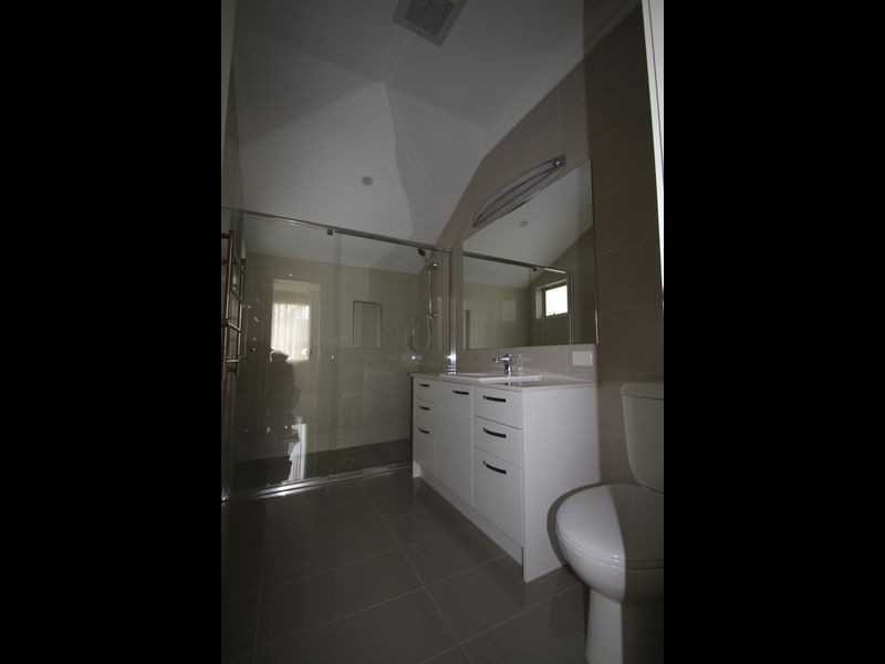 2/40 The Outlook, Glen Waverley VIC 3150