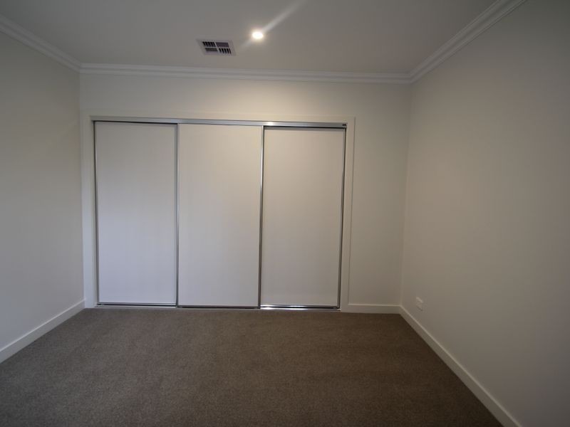 2/40 The Outlook, Glen Waverley VIC 3150