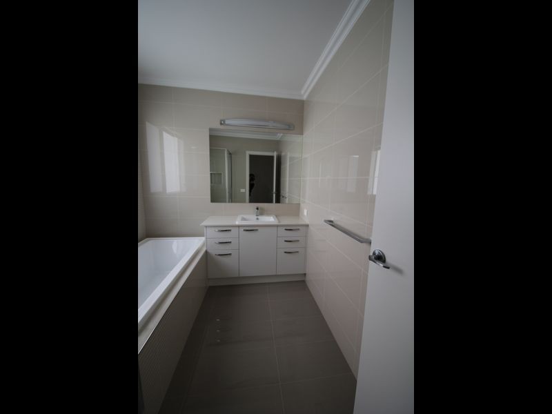 2/40 The Outlook, Glen Waverley VIC 3150