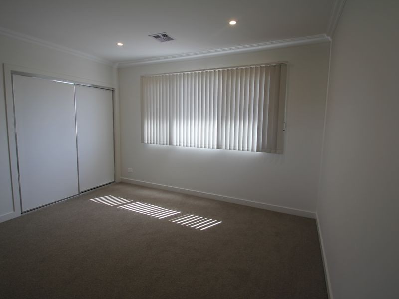 2/40 The Outlook, Glen Waverley VIC 3150