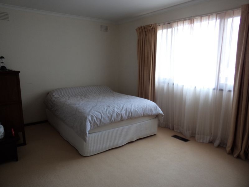 24 Garnett Road, Wheelers Hill VIC 3150