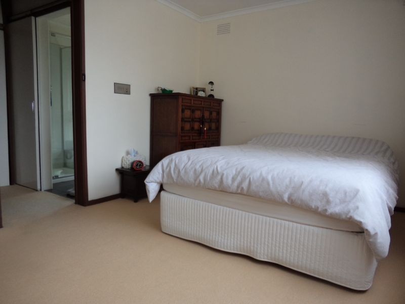 24 Garnett Road, Wheelers Hill VIC 3150