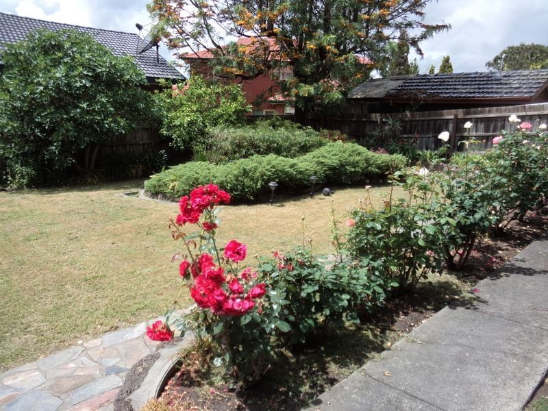 24 Garnett Road, Wheelers Hill VIC 3150