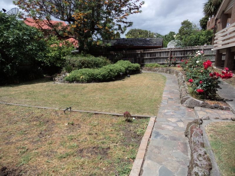 24 Garnett Road, Wheelers Hill VIC 3150