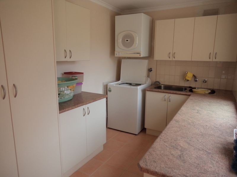 24 Garnett Road, Wheelers Hill VIC 3150