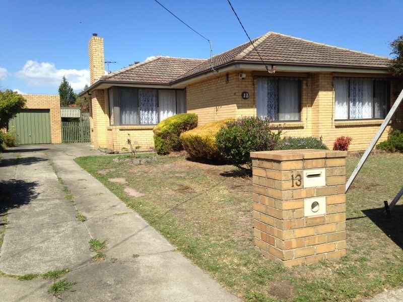 13 Leeside Street, Dandenong North VIC 3175