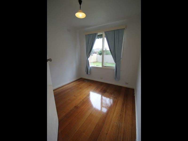 136 Blackburn Road, Glen Waverley VIC 3150