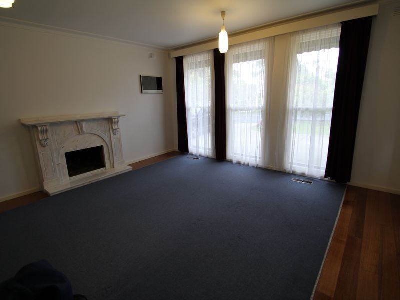 136 Blackburn Road, Glen Waverley VIC 3150