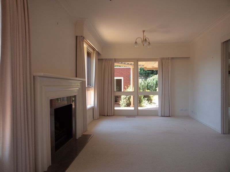 10 ingleside Crescent, Glen Waverley VIC 3150