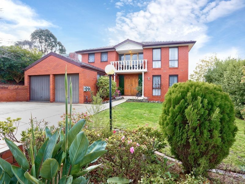 11 Dalkeith Close, Wheelers Hill VIC 3150