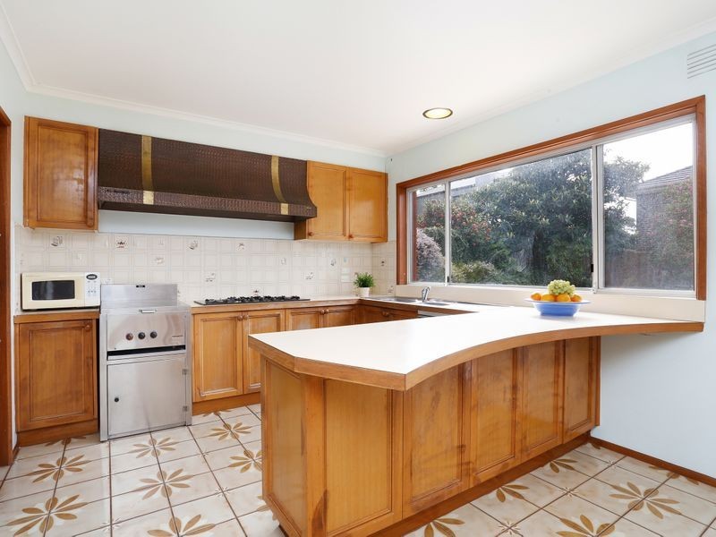 11 Dalkeith Close, Wheelers Hill VIC 3150