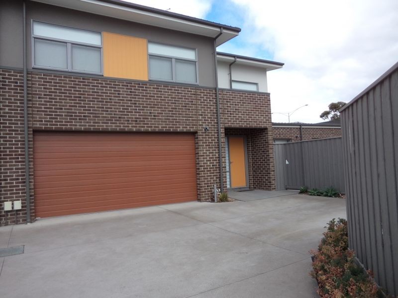 30 Grove Way, Wantirna South VIC 3152