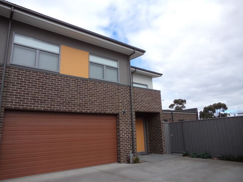 30 Grove Way, Wantirna South VIC 3152