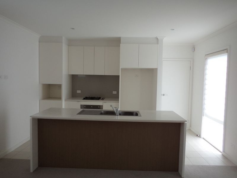 30 Grove Way, Wantirna South VIC 3152