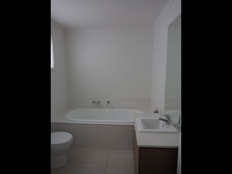 30 Grove Way, Wantirna South VIC 3152