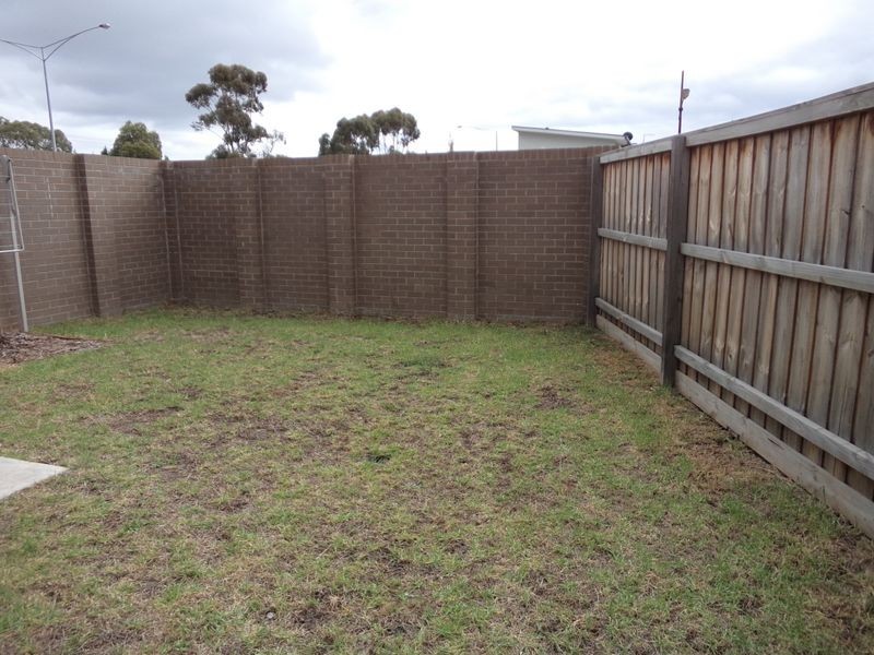 30 Grove Way, Wantirna South VIC 3152