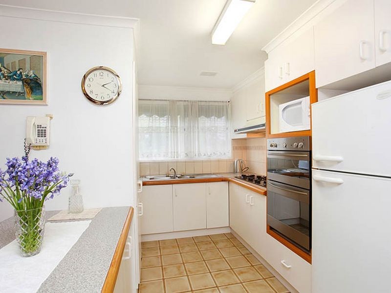 25 Chivalry Avenue, Glen Waverley VIC 3150