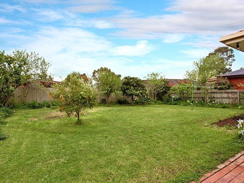 25 Chivalry Avenue, Glen Waverley VIC 3150