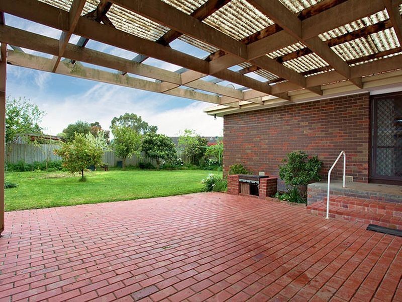 25 Chivalry Avenue, Glen Waverley VIC 3150