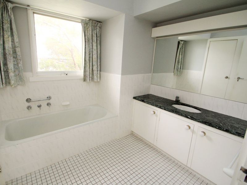 33 Charlotte Street, Glen Waverley VIC 3150