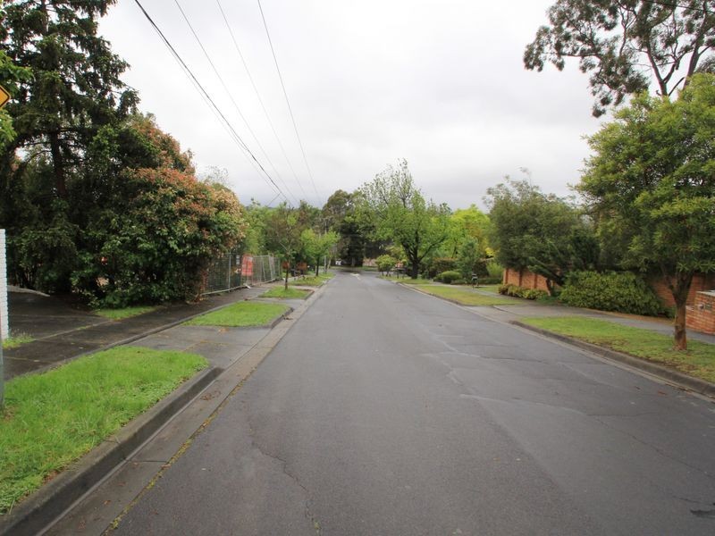 33 Charlotte Street, Glen Waverley VIC 3150