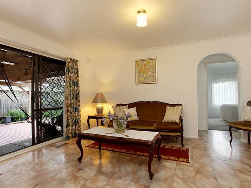 25 Chivalry Avenue, Glen Waverley VIC 3150