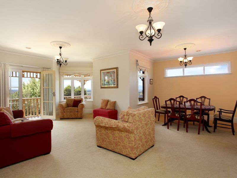 6 Lansell Road, Glen Waverley VIC 3150