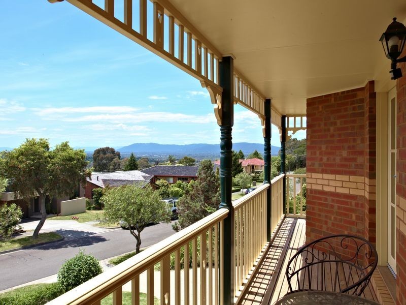 6 Lansell Road, Glen Waverley VIC 3150