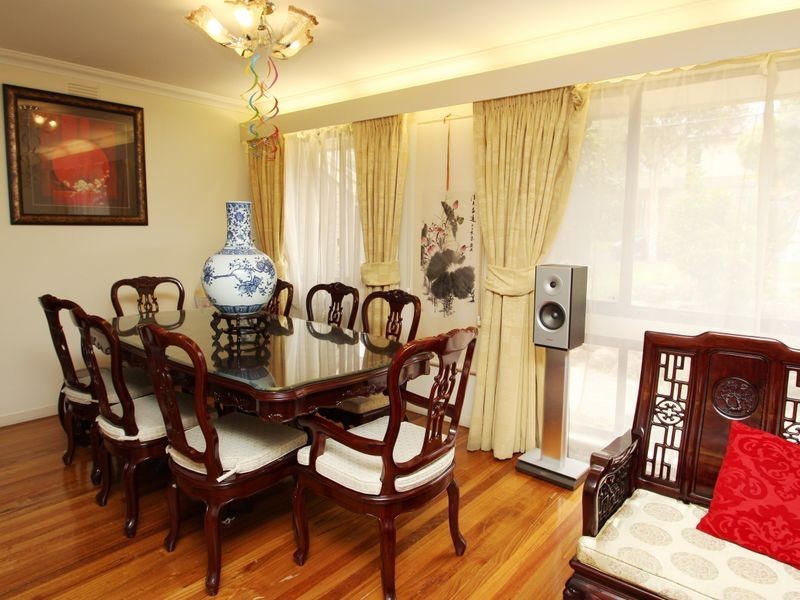 27 Charlotte Street, Glen Waverley VIC 3150