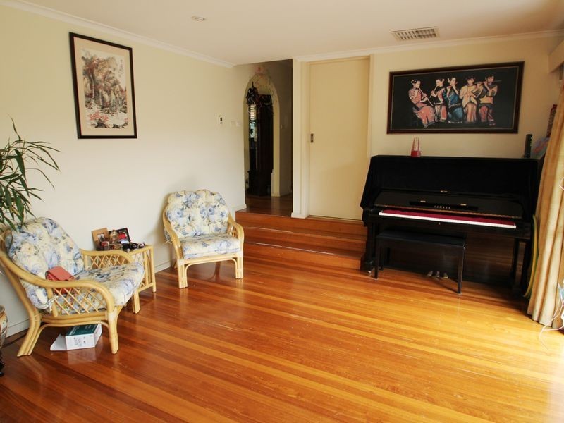 27 Charlotte Street, Glen Waverley VIC 3150