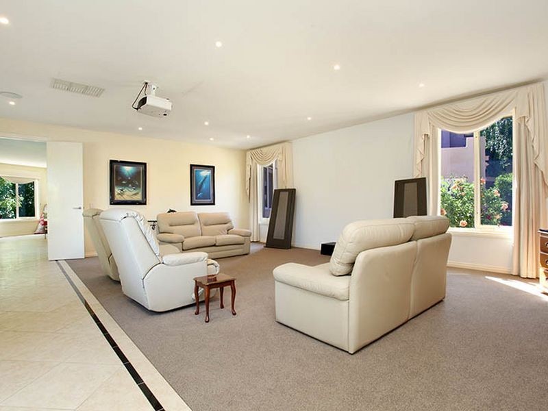 25 Aurisch Avenue, Glen Waverley VIC 3150