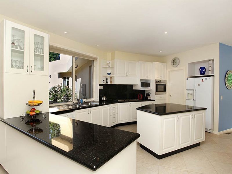 25 Aurisch Avenue, Glen Waverley VIC 3150