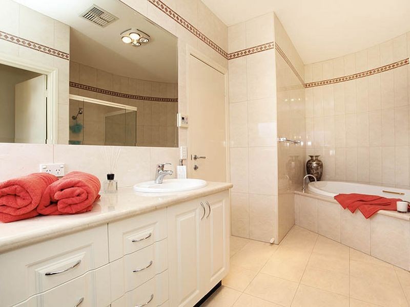 25 Aurisch Avenue, Glen Waverley VIC 3150