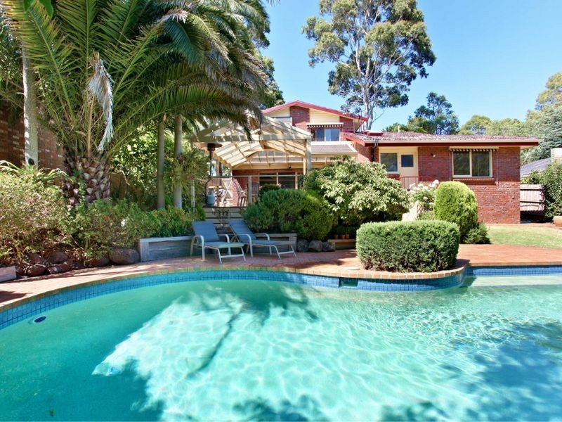 9 Redleaf Way, Wheelers Hill VIC 3150