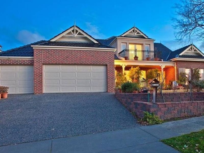 27 Angus Drive, Glen Waverley VIC 3150