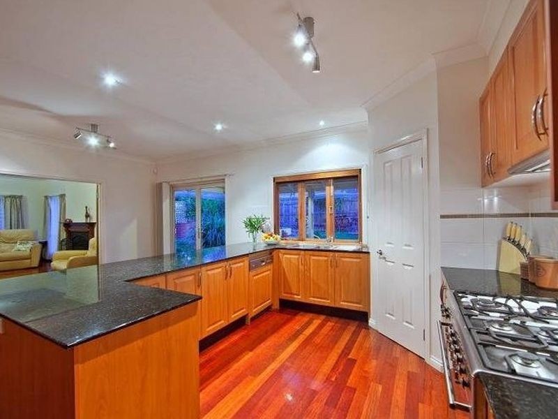 27 Angus Drive, Glen Waverley VIC 3150